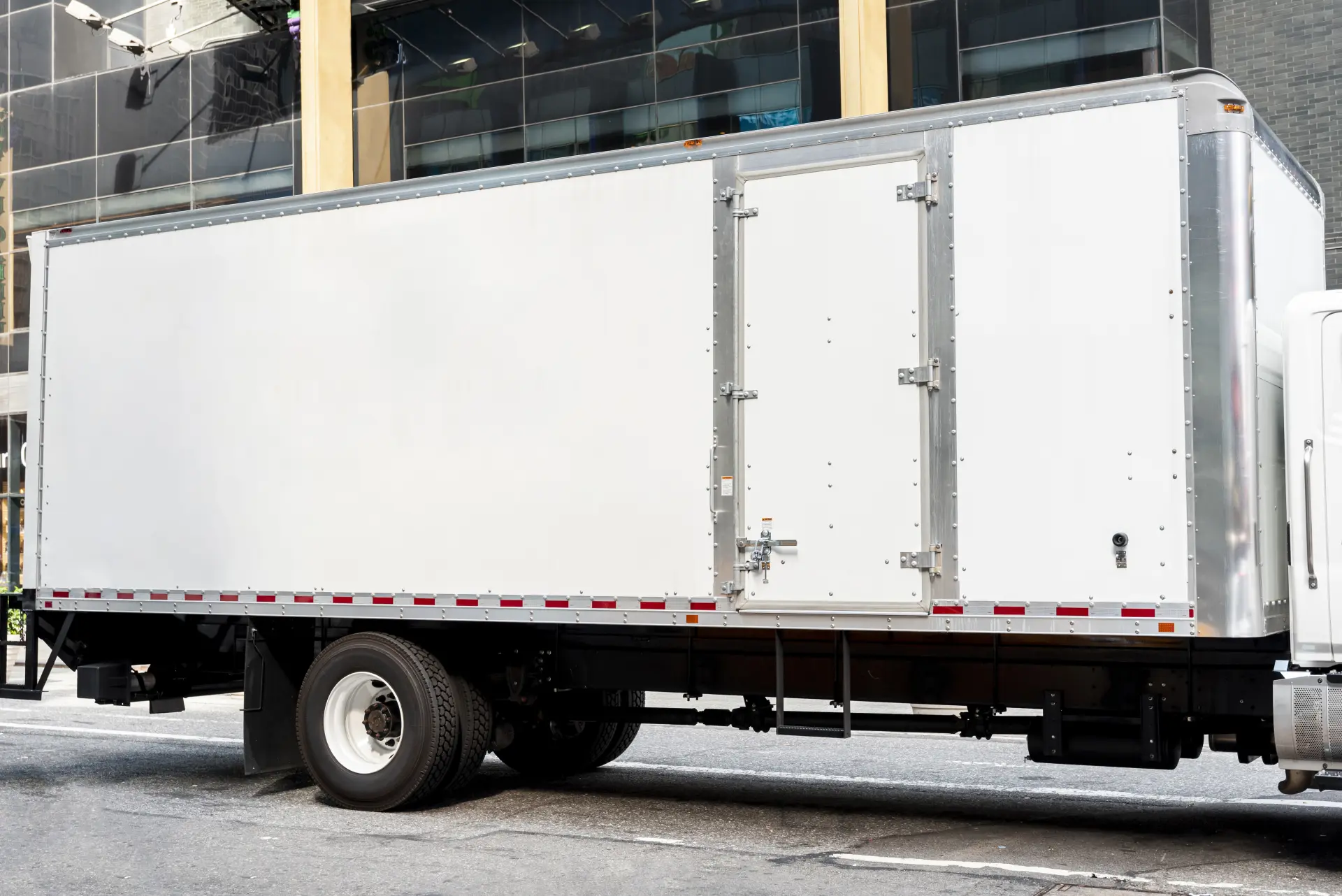 Short-Term vs Long-Term Refrigerated Trailer Hire
